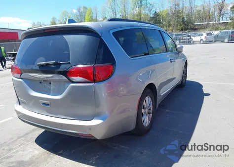 2017 Chrysler Pacifica Touring-L z USA, uszkodzony, nr VIN 2C4RC1BG4HR826771